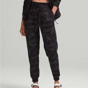 Lululemon Black Camo Scuba Joggers